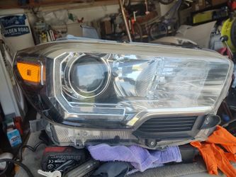 14-21 Tacoma Right Headlight