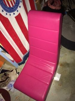 Pink game chair
