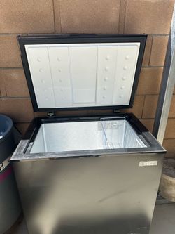 Artic King Freezer Chest