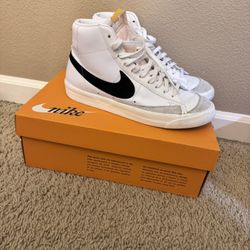Nike Blazer Mid