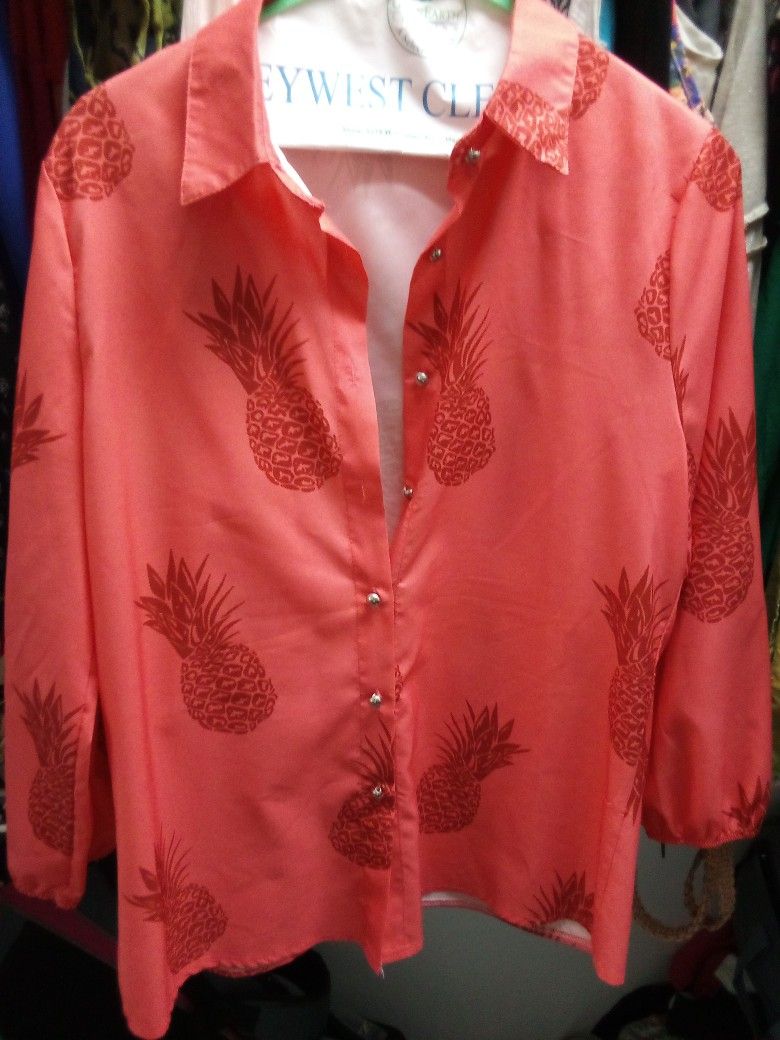 Button Up Women's Top - Size Large
