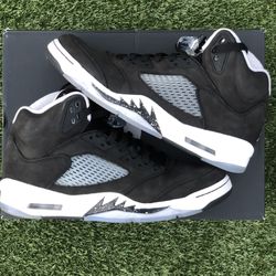 Jordan 5 Moonlight Size 9.5