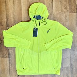 Nike Tech Wind runner Storm-Fit jacket Size XL