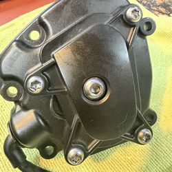 YZF-R1 cover, oil pump 2009-2014 Yamaha R1