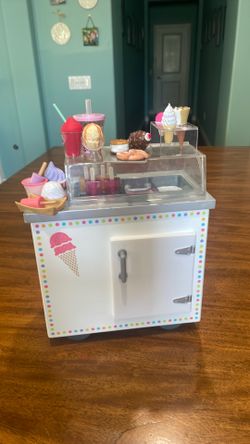 American Girl ice cream cart, pre-owned
