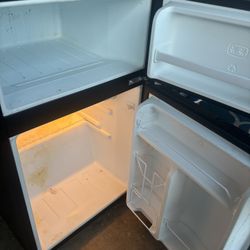 Whirlpool Mini Fridge 