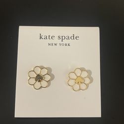 Kate Spade Flower With Spade Middle Stud Earrings