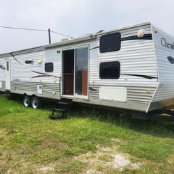2009 Cherokee Travel Trailer 38 Ft With A Super Slide Out