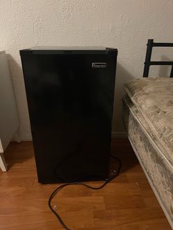 Magic chef mini fridge