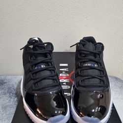 Air Jordan 11 Retro Low Space Jam Black/Varsity Royal/White (size10)