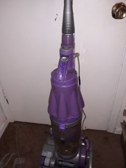 DYSON VACUUM