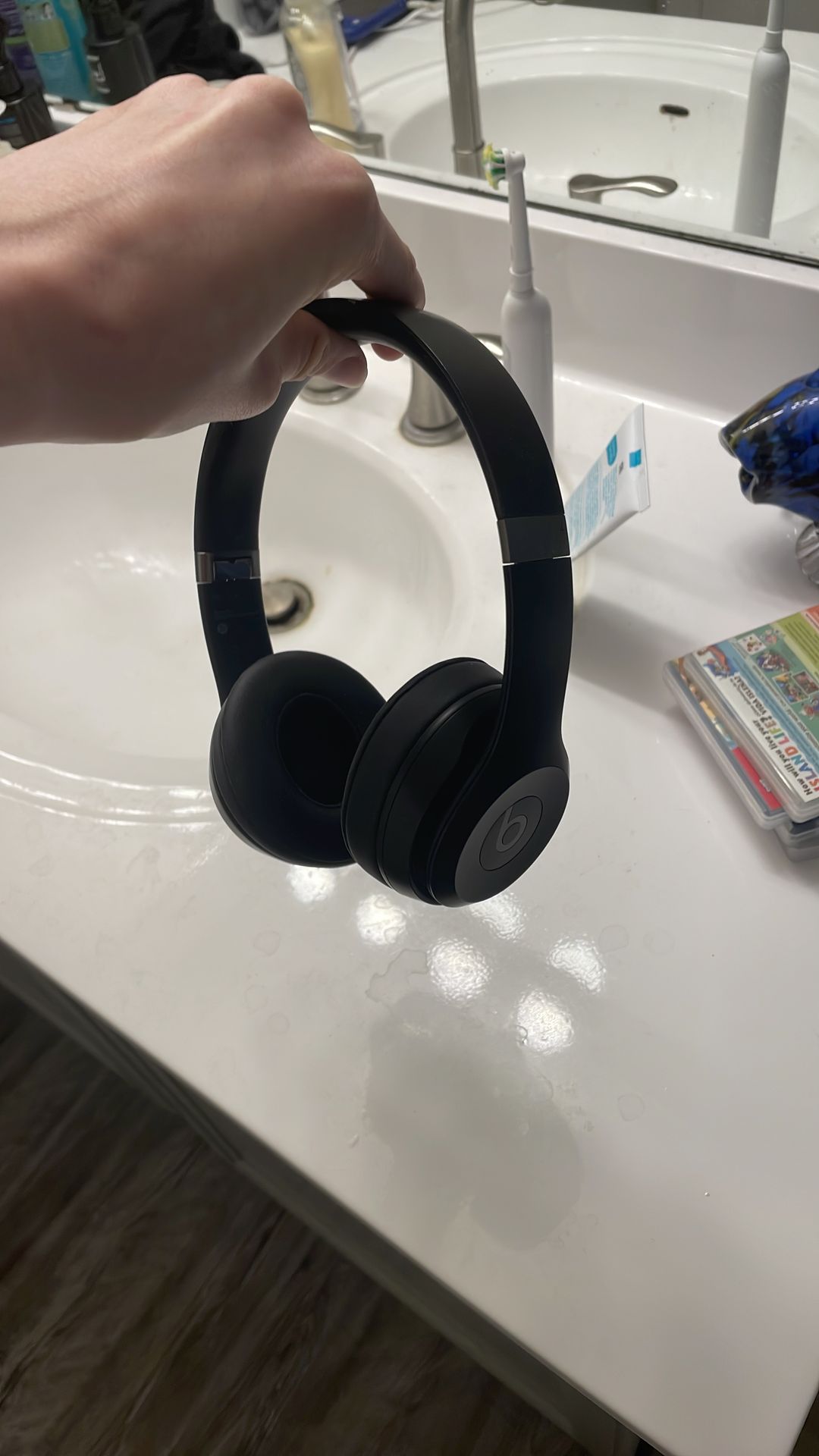 Beats Solo 3 wireless headphones for Sale in Scottsdale, AZ - OfferUp