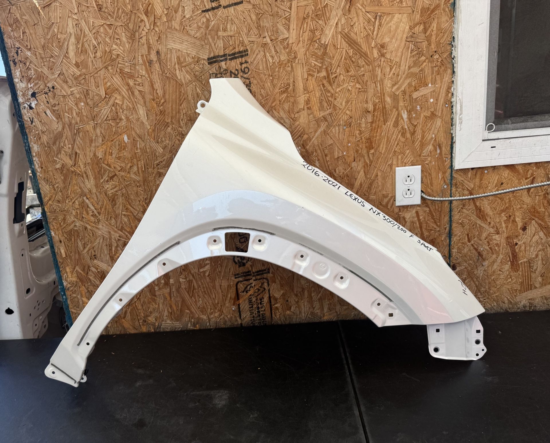 2016 2017 2018 2019 2020 2021 LEXUS NX 300/200 F-SPORT RIGHT SIDE FENDER OEM USED