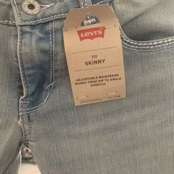 New Levi’s skinny size 16 Regular