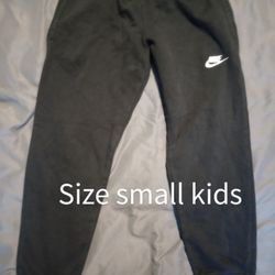 Kids Nike Joggers Small