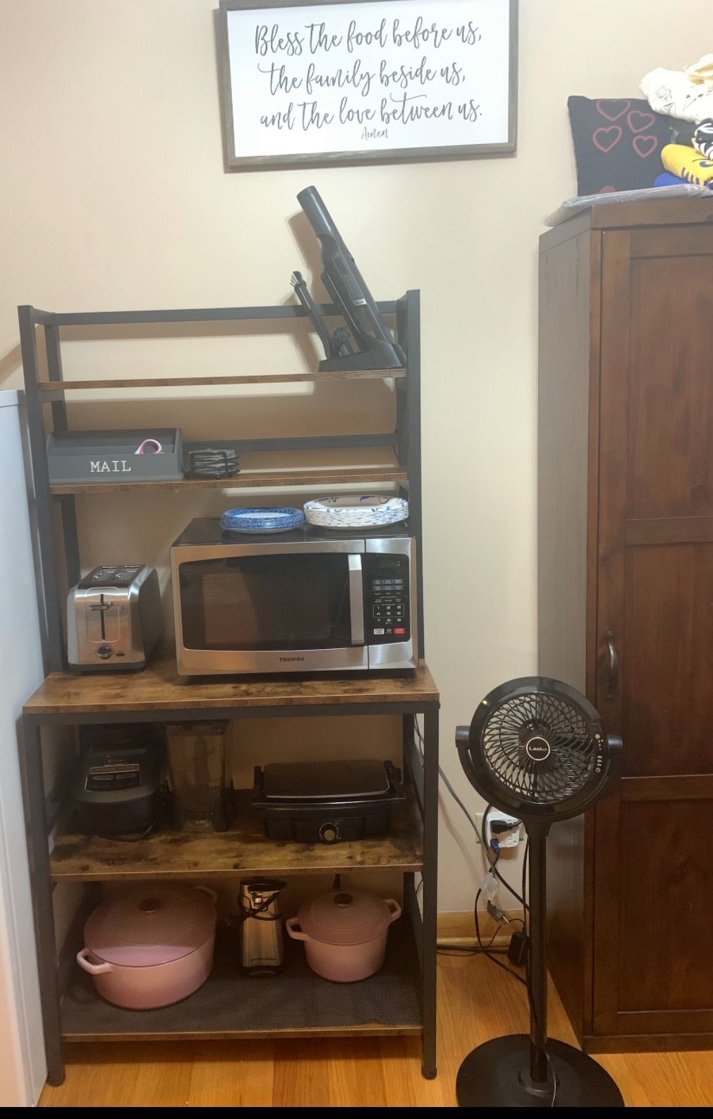 Bakers Rack With Microwave Station