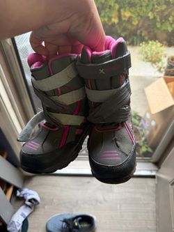 Kids Winter Snow Boots Gray Pink Velcro size 11