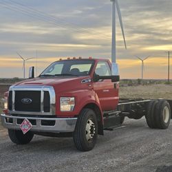 2017 Ford F-750 Gas