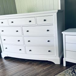Dresser And 2 Nightstands Set