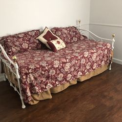 Day Bed 