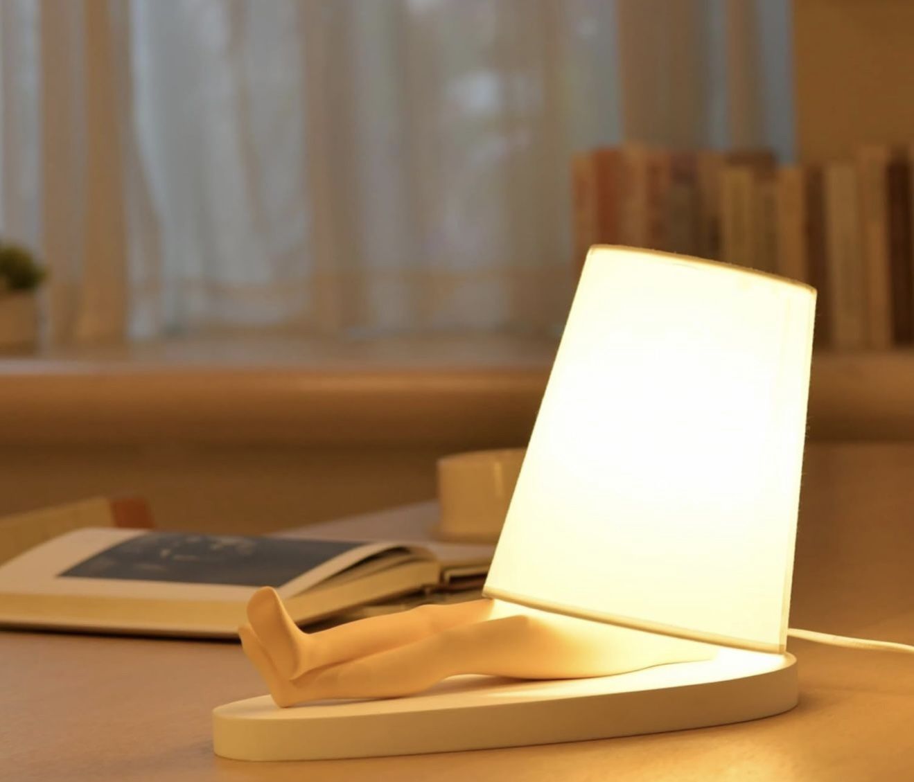 Zenithlight Leg Table Lamp 