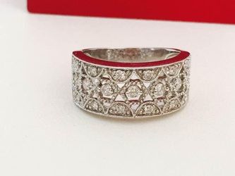 White Gold Diamond Engagement Ring