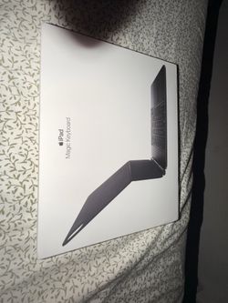 Apple Magic Keyboard for iPad Pro 13-inch (M4 / M5 Generation) - Black - BRAND NEW / FACTORY SEALED