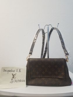 Authentic Louis Vuitton Looping pm convert to body bag