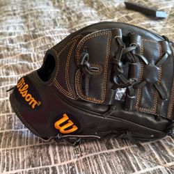 Wilson A2K Infielder/Pitchers Glove