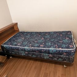 Bed (single bed  ￼complete)