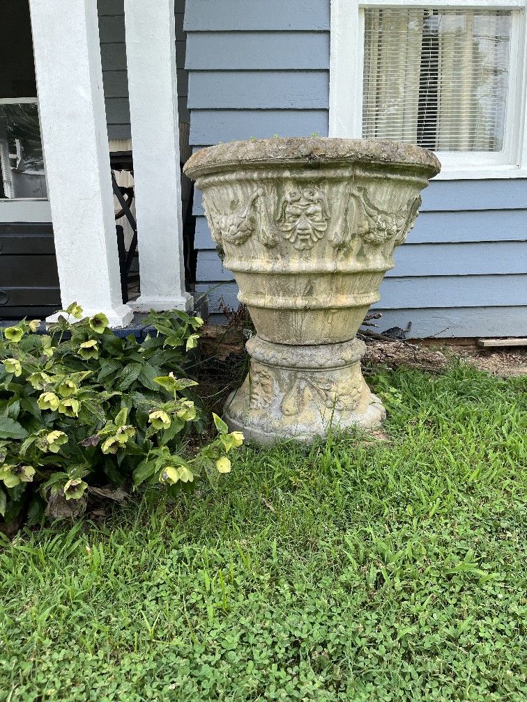 2 Planters Pots