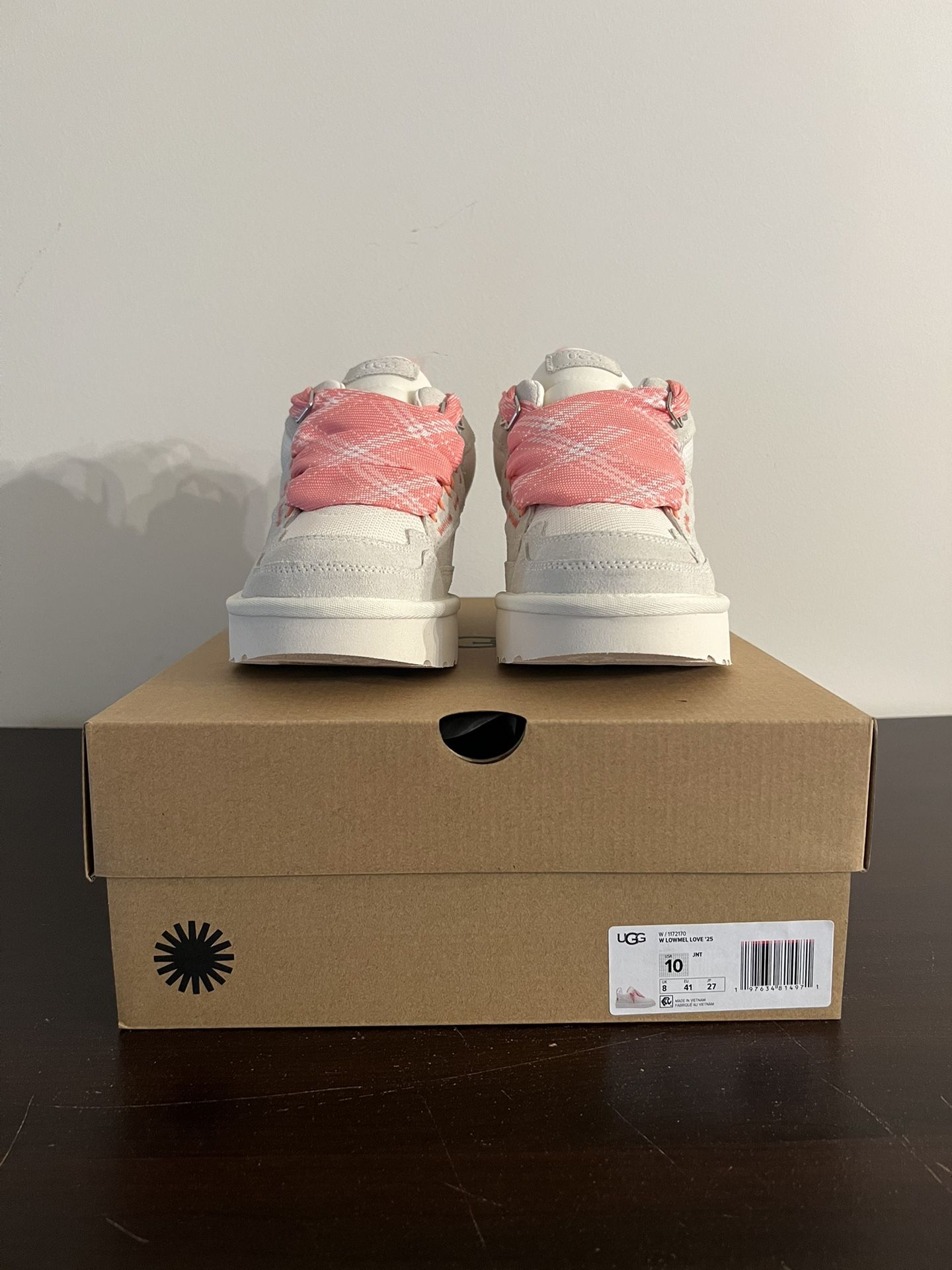 Ugg Lowmel 25 Love Valentines Edition Limited! Women’s Size10 brand new IN HAND!