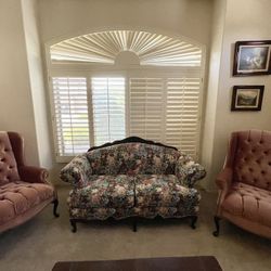 Vintage style floral sofa, love seat, and 2 chairs EXCELLENT condition