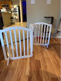 White standing baby/ dog gate