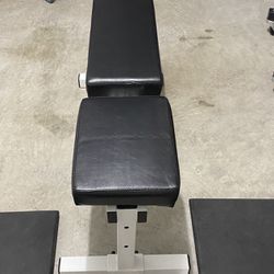 Adjustable Weight Bench 