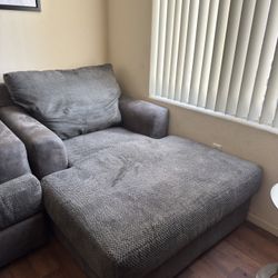 Loveseat /Chaise