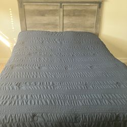 Full Bedroom Set – Headboard, Dresser & Mirror – Rustic Style