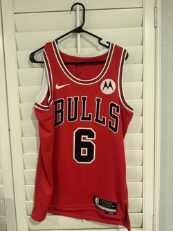 Bulls Men’s Jersey Size Medium/44
