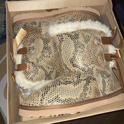 Cheetah Uggs Size 6-7 In Black Also $80