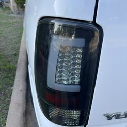 2000-2006 GMC Yukon :://:: Chevy Suburban / Tahoe LED Tail Lights 