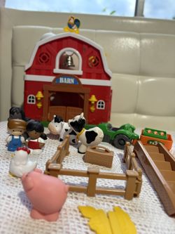 Member’s Mark Farm Life Playset Barn w/ Animals & Accessories 
