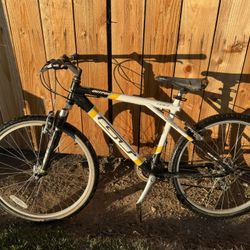 GT Outpost Mountain Bike