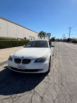 White BMW 528i 2010
