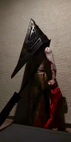 Pyramid head cosplay