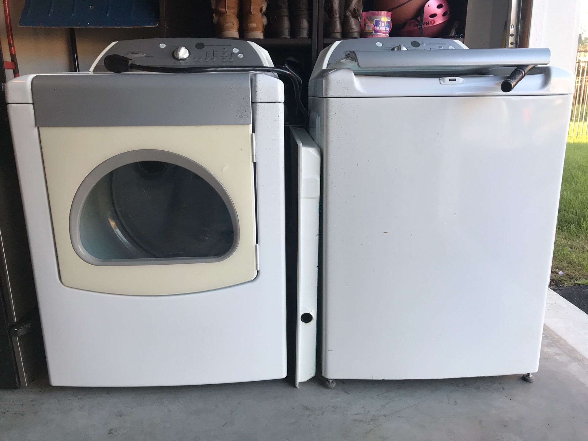 Whirlpool cabrio washer dryer set