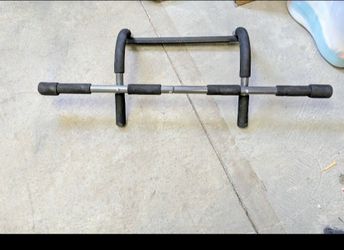 Pull Up Bar