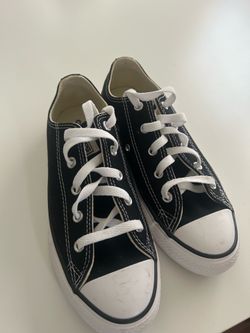 Kids converse size 3 new