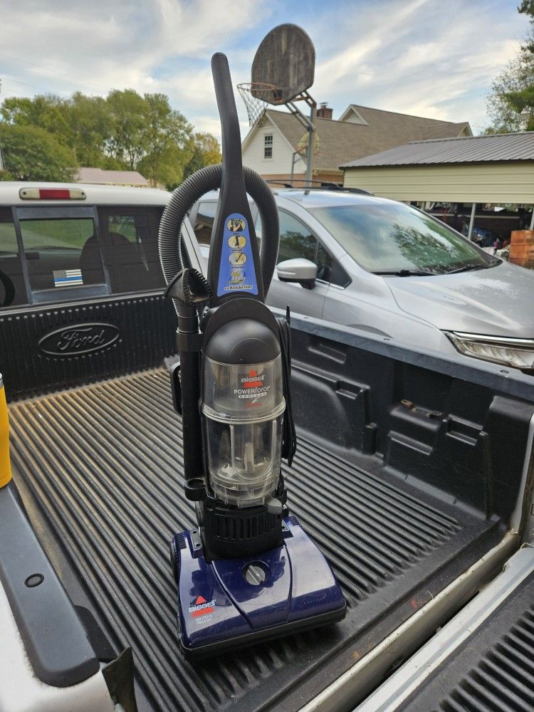Bissell Powerforce Bagless Vacuum
