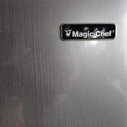 Magic Chef Mini-Fridge