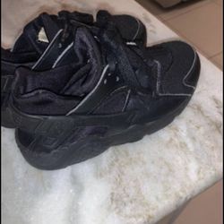 Size 12 Nike huarache & Steph currys 